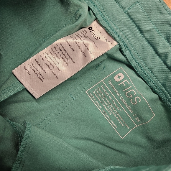 Women’s FIGS Scrubs Technical Top & Joggers Pants Matching Set Top XXS Pant XS - Picture 6 of 9